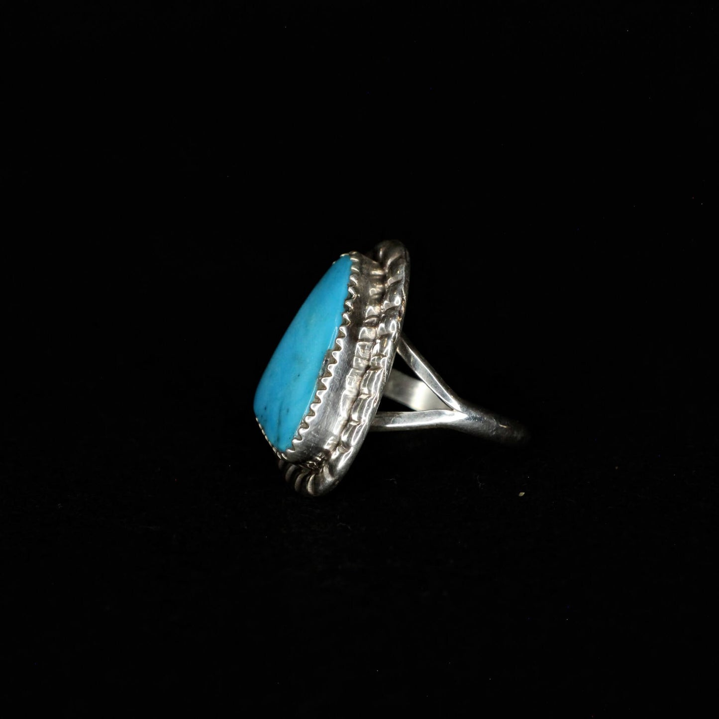 Bermuda Triangle Ring | Size 6